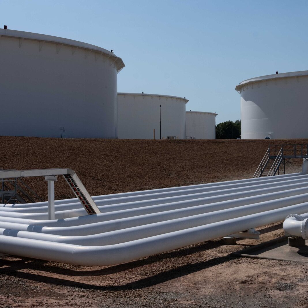 Oil Keeps Flowing From the Persian Gulf, So Why Are Crude Prices Still So High?