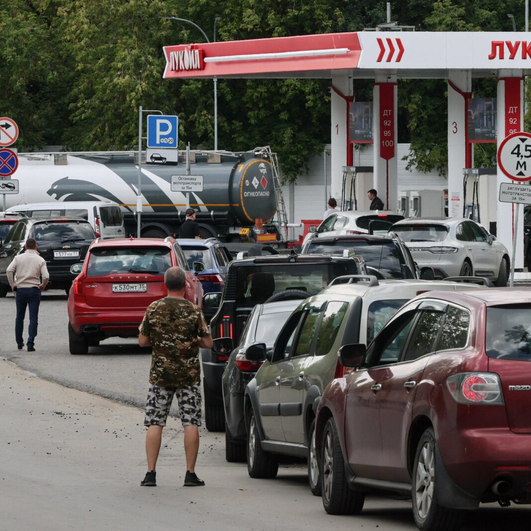 Trump, Putin, Ukraine and a Russian Oil Deal: 5 Things to Know