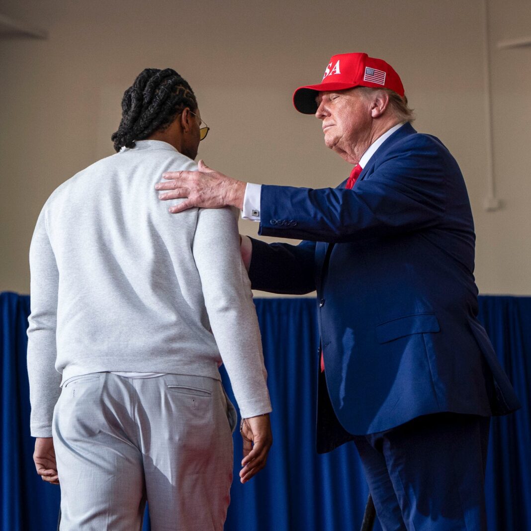 Trump’s Midterm Rally Rhetoric Shifts to Men’s Physical Appearance