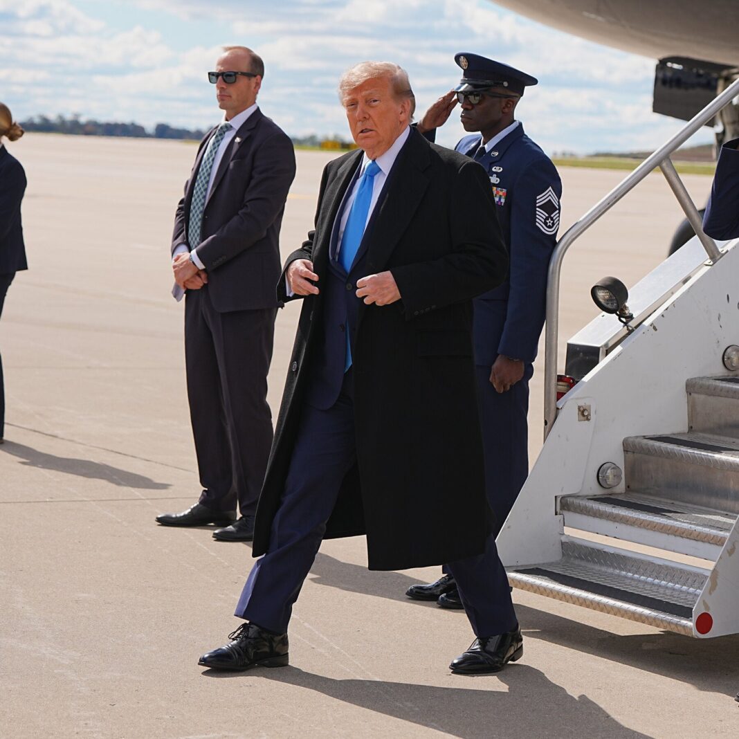 Trump Defends Easing Russia Sanctions, Hints at Possible Hostage Deal