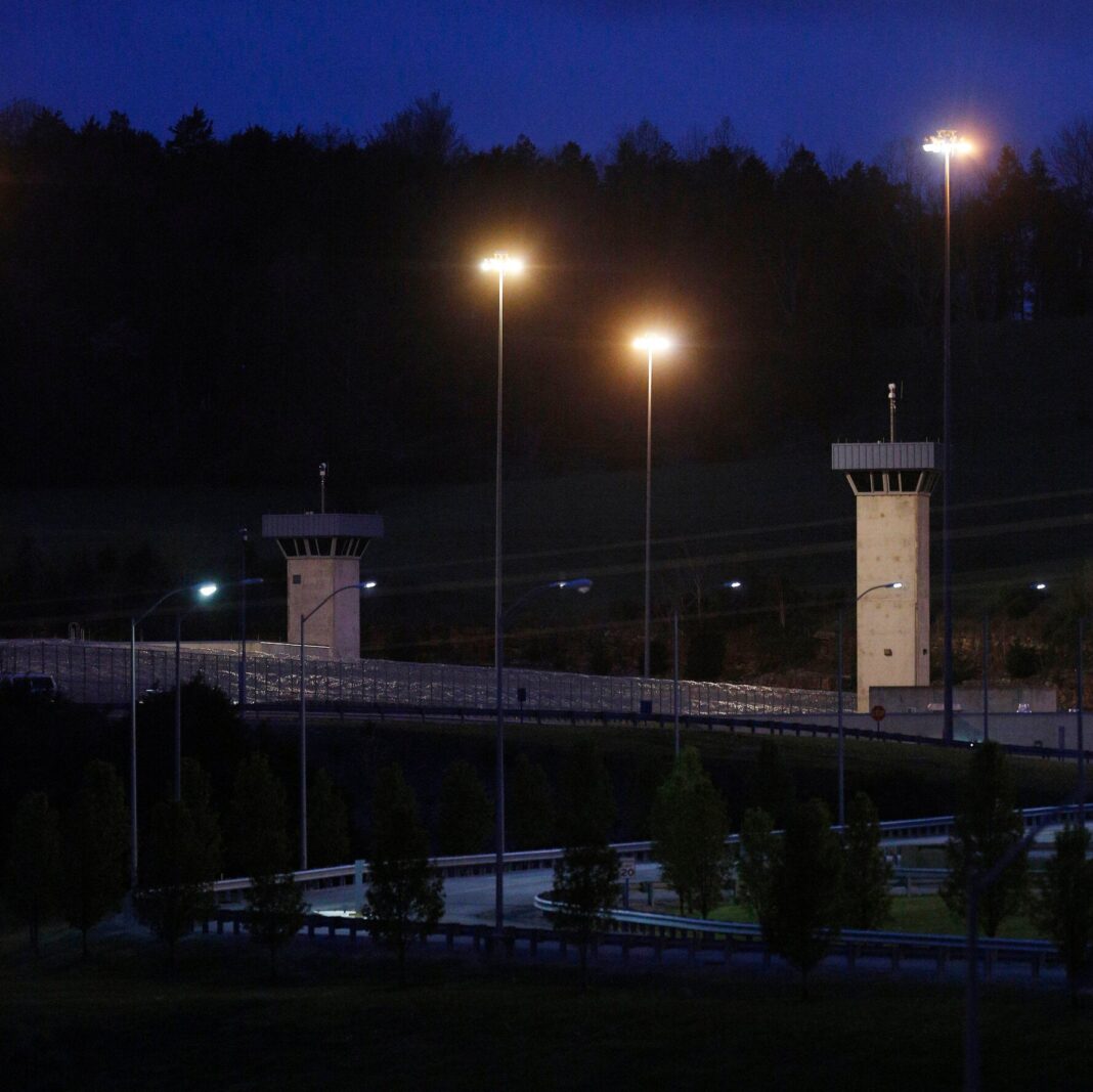 Federal Judge Orders Bureau of Prisons to Restore Union Protections