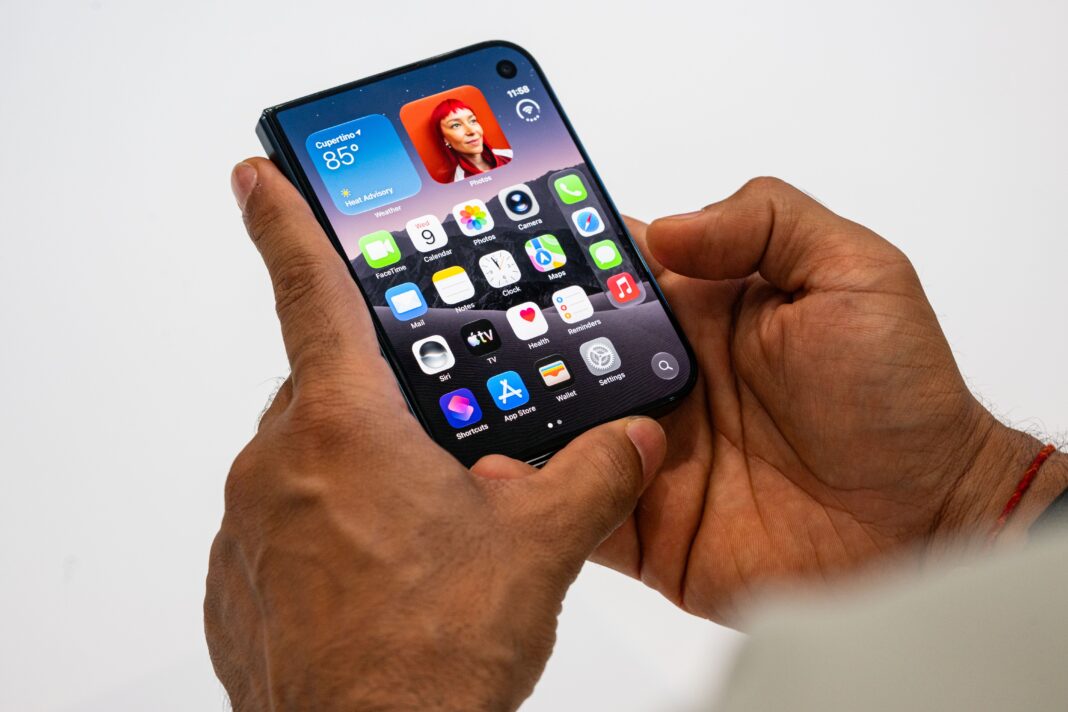 8 Things to Know About Apple’s First Folding iPhone