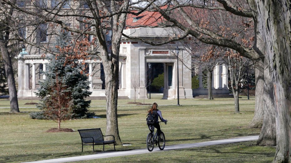 More Gen Z College Freshmen Are Quitting School Early to Move Back Home With Mom and Dad