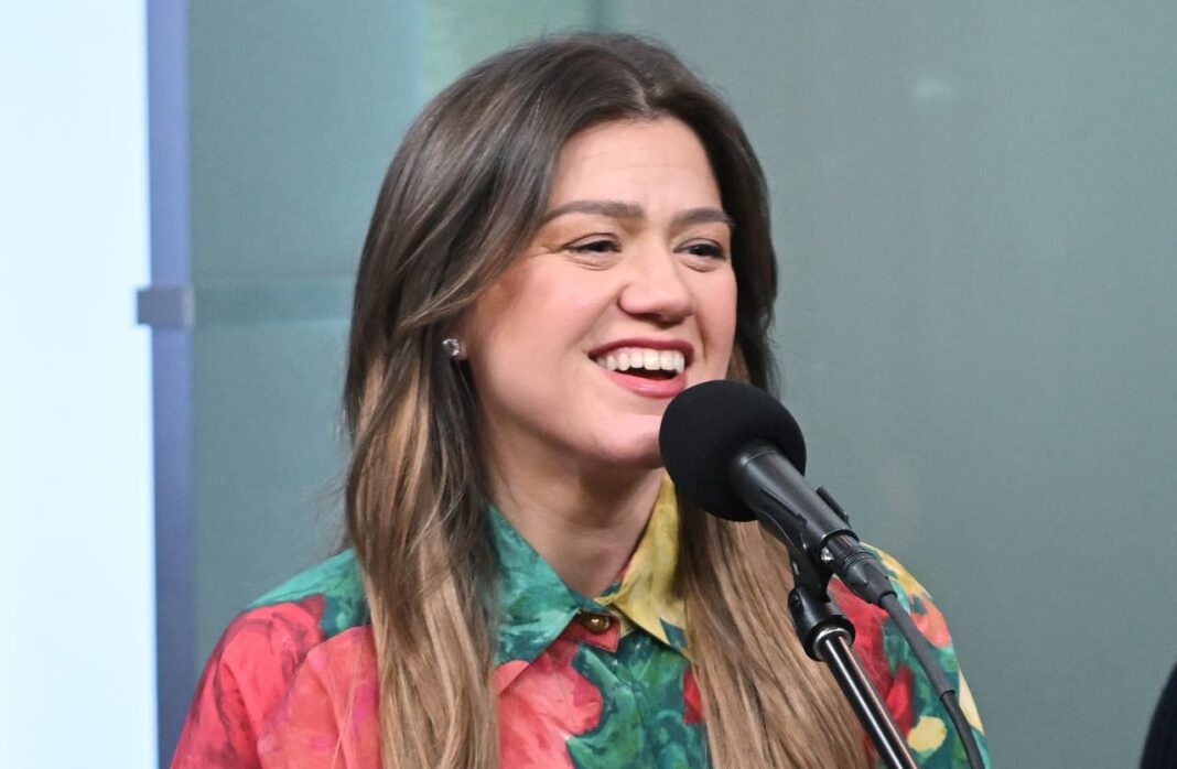 Kelly Clarkson’s Multi-Million Dollar Real Estate Portfolio: Waterfront Mansion, Lavish Estate, and Montana Ranch Across the U.S.