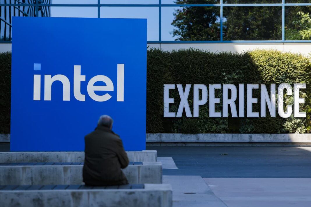 Intel Stock Falls After Musk Hints at Additional Partner for Major Chip Venture