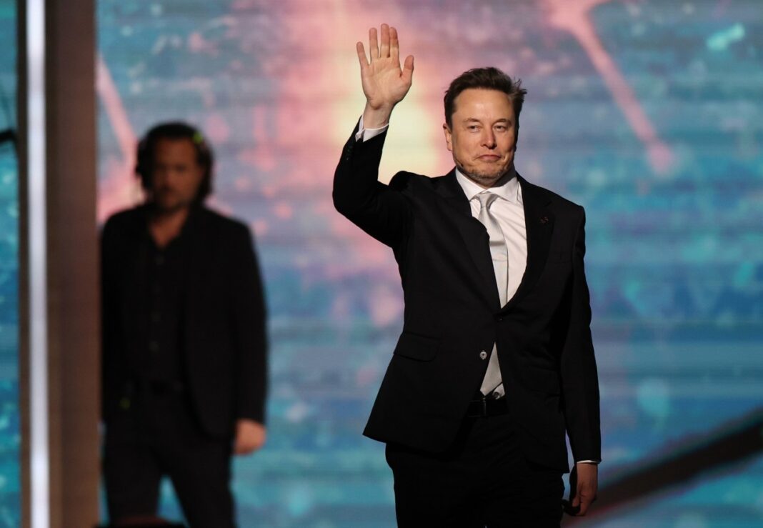 SpaceX and Tesla Reportedly Weigh Potential Merger