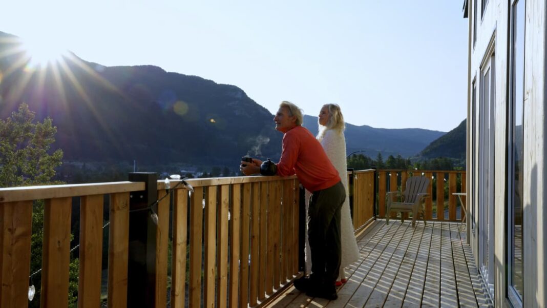 Retiring Abroad? Don’t Sever These 6 U.S. Financial Ties Too Soon