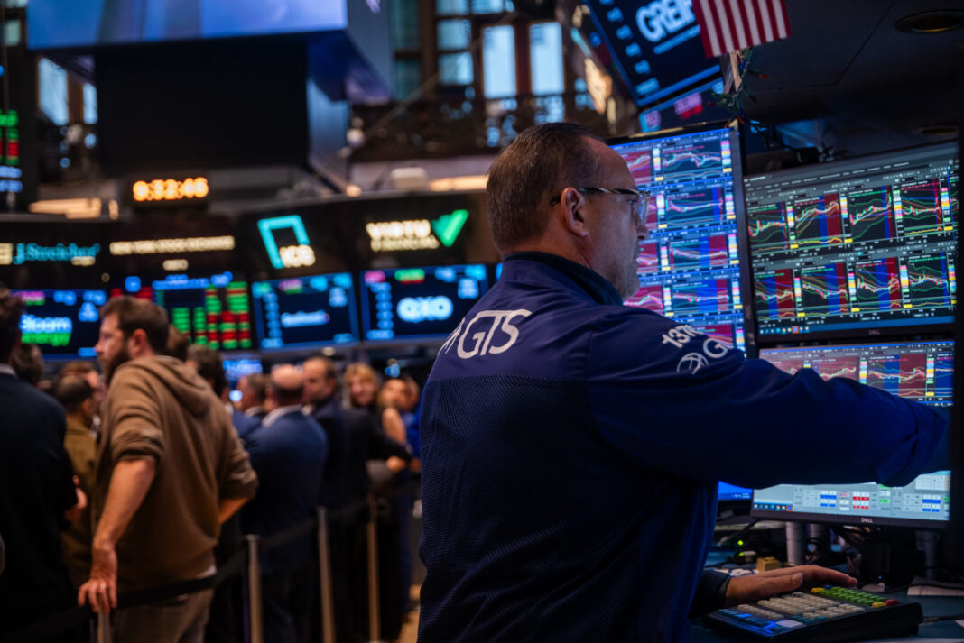 Investors Are Warming Up to Bonds Again as 60-40 Portfolios Regain Their Edge