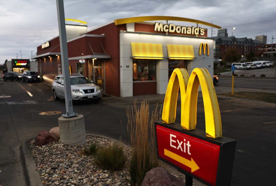 McDonald’s Chicken Expansion Hits Snag as Franchisees Say Birds Are Too Big