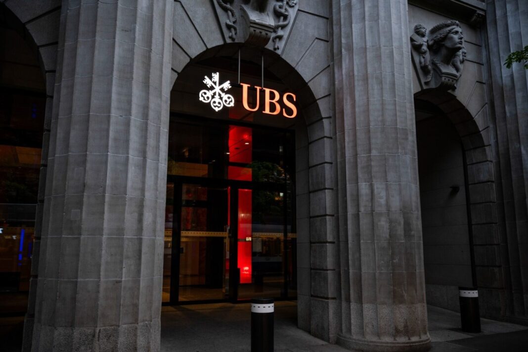 UBS Shareholder Artisan Partners Urges Bank to Abandon Switzerland Over New Capital Rules