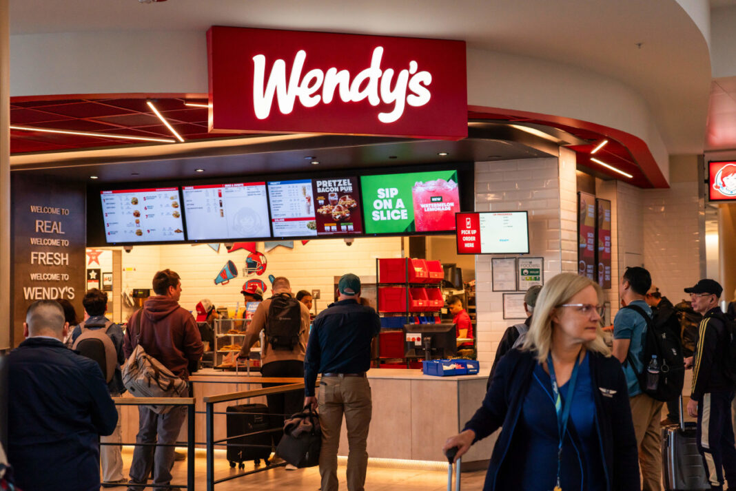 Nelson Peltz’s Trian Offers to Buy Wendy’s for $1.4 Billion