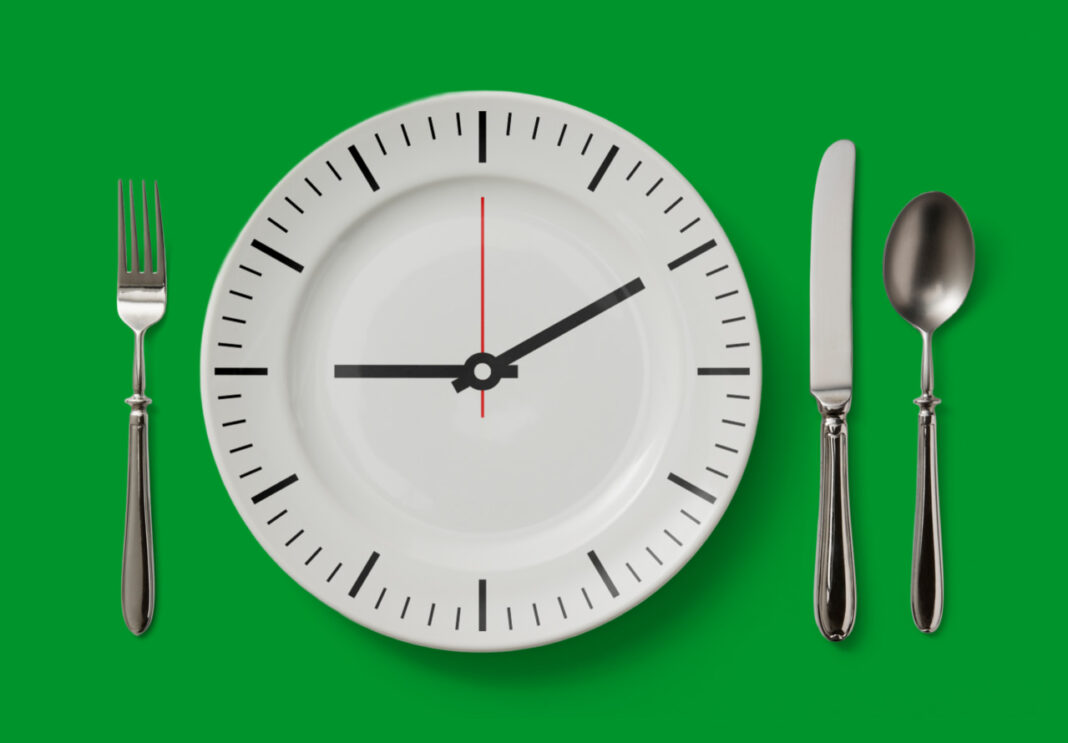 Fasting Is Popular, but Science Reveals It’s Not the Effortless Fix Promoters Claim