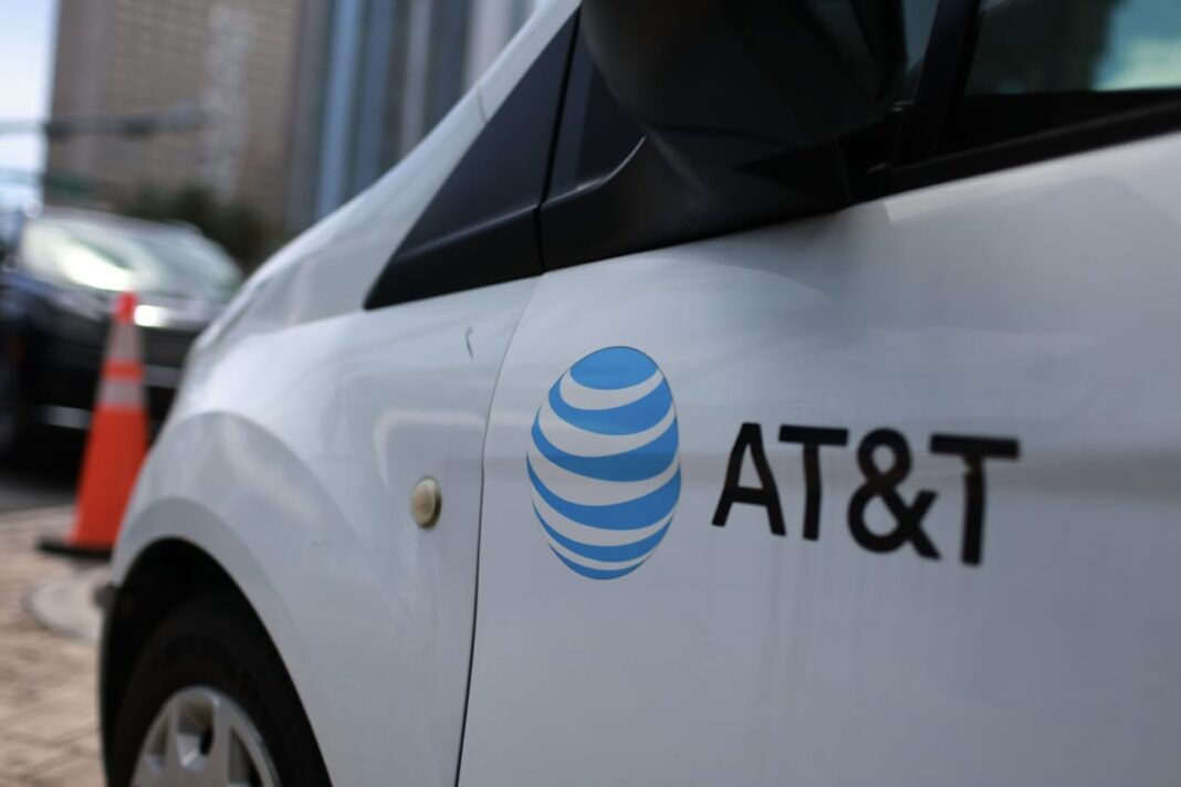 SpaceX’s Starlink Could Threaten AT&T Stock for Years as Analyst Downgrades Telecom Sector