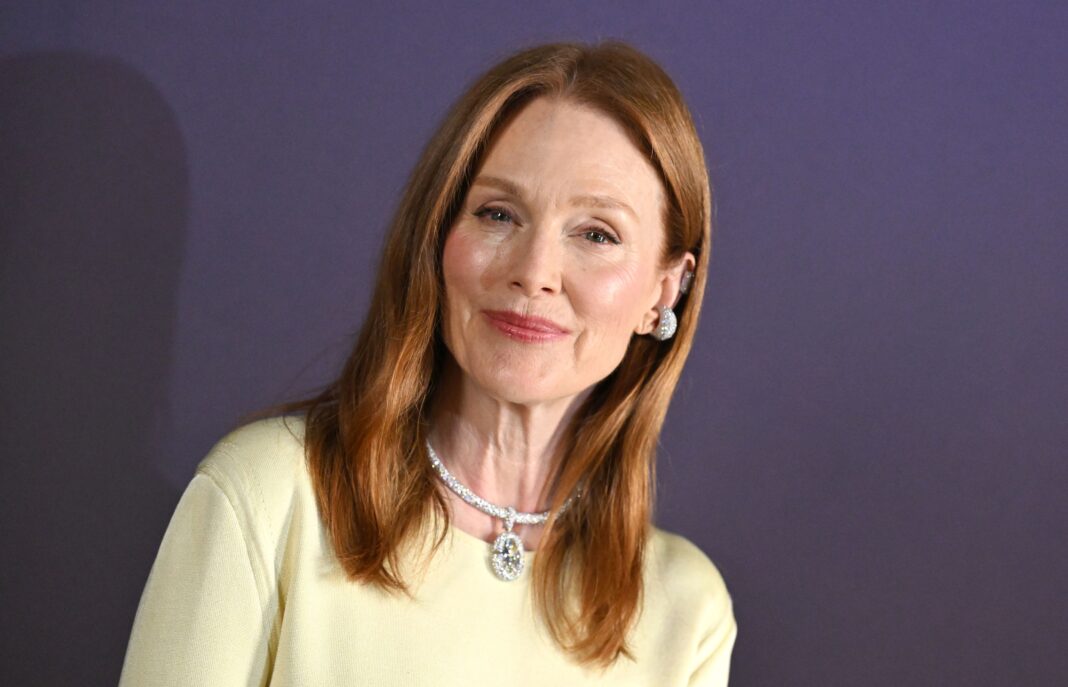 Julianne Moore’s Magenta Lip Proves Fall Beauty Rules Are Made to Be Broken